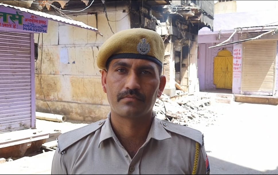 NETRESH SHARMA A CONSTABLE SAVED A CHILD FROM BURNING HOUSE IN KARAULI RAJASTHAN