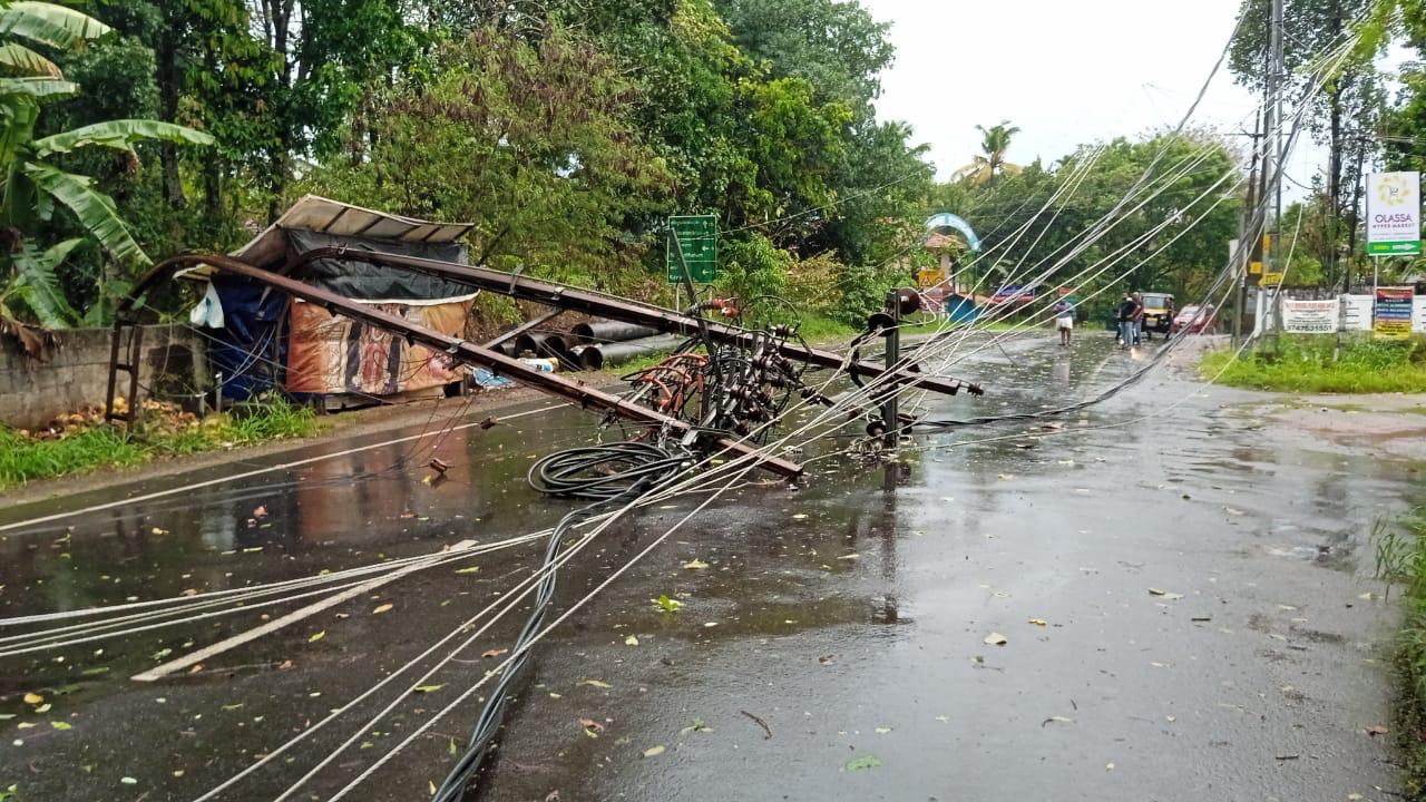 കനത്ത മഴയിൽ കോട്ടയം ജില്ലയിൽ കനത്ത നാശം*  heavy rainfall in kottayam  കോട്ടയം ജില്ലയിൽ നാശനഷ്‌ടം വിതച്ച് കനത്ത മഴ  കോട്ടയത്ത് കനത്ത മഴ  നാശനഷ്‌ടം വിതച്ച് മഴ  rainfall in kottayam