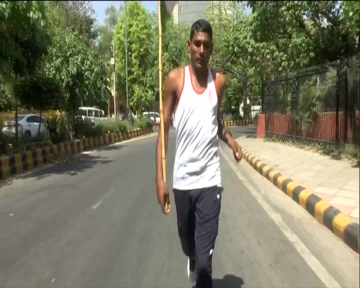 army youth runs 300 km