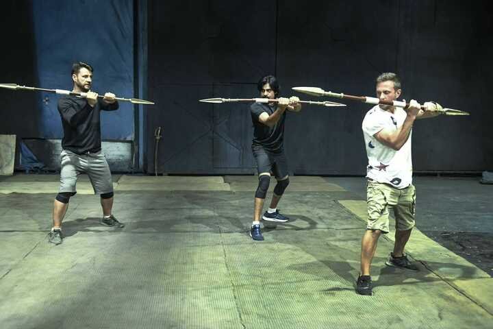 అప్పటి వాతావరణం ప్రతిబింబించేలా పలు చారిత్రక కట్టడాల్ని సెట్స్‌గా తీర్చిదిద్దుతూ, ఆ నేపథ్యంలోనే చిత్రీకరణ చేస్తున్నారు. ఇప్పటికే సగం సినిమా చిత్రీకరణ పూర్తి చేసుకుంది.