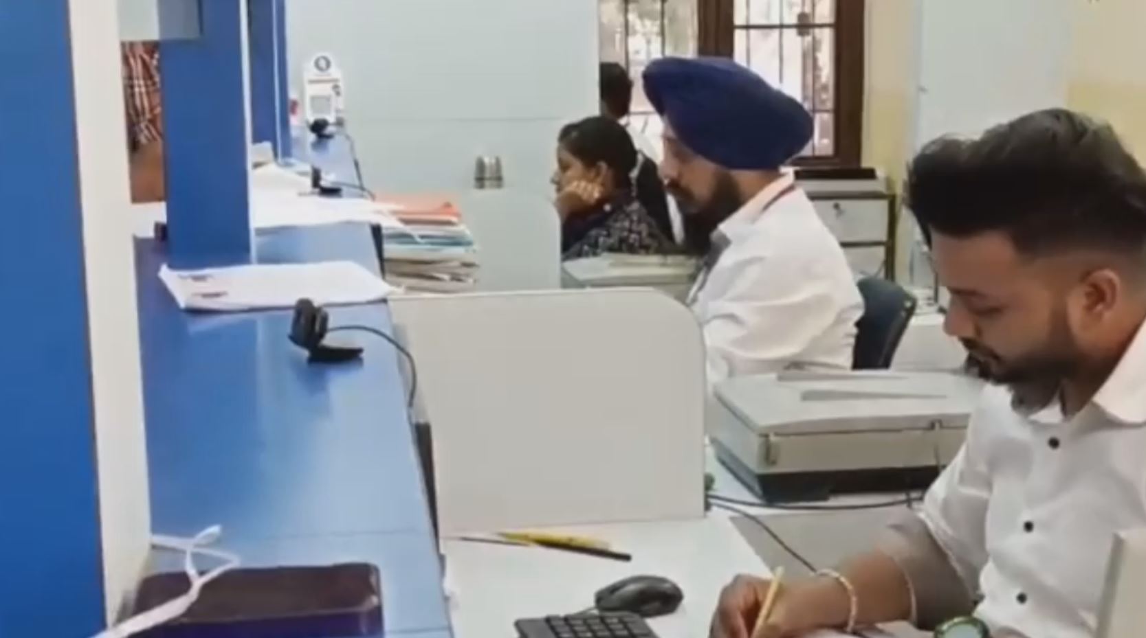 ਬੈਕ ਦੇ ਅੰਦਰ ਦੀ ਤਸਵੀਰ