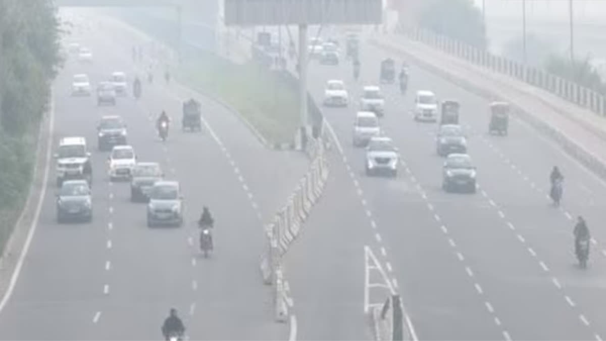 Delhi NCR air pollution  Centre bans non essential  ಗಾಳಿಯ ಗುಣಮಟ್ಟ  BS III ಪೆಟ್ರೋಲ್  BS IV ಡೀಸೆಲ್  ನಿಷೇಧಿಸಲು ಆದೇಶ
