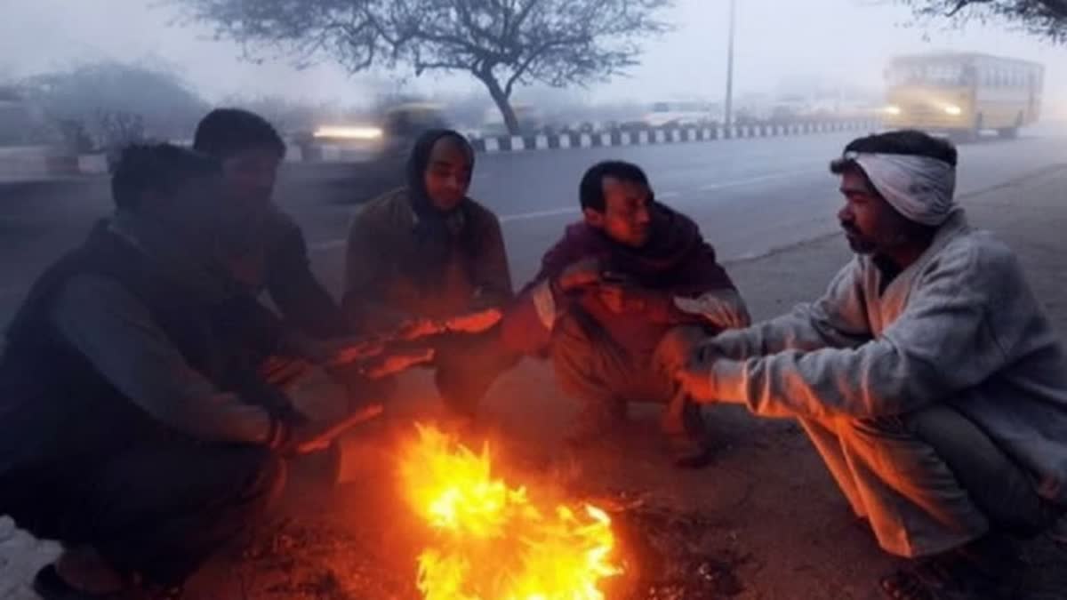 Etv Bharatnight-temperature-dips-in-kashmir-srinagar-record-minus-4-point-three