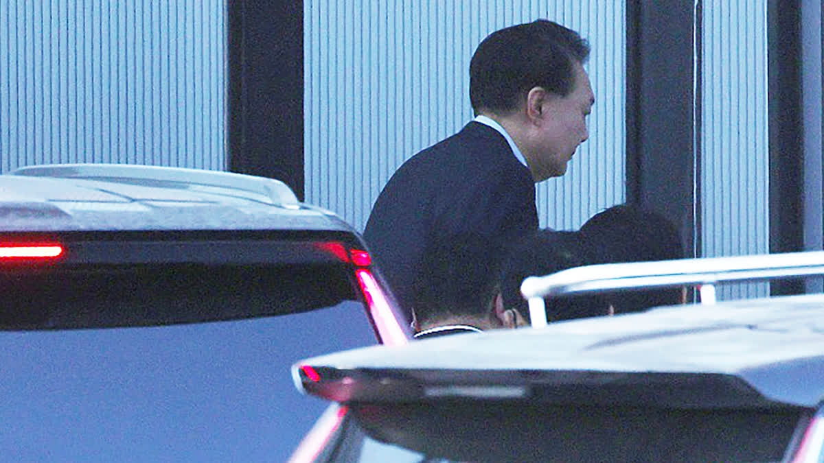 Impeached South Korean President Yoon Suk Yeol Has Been Taken to Detention Center After Questioning