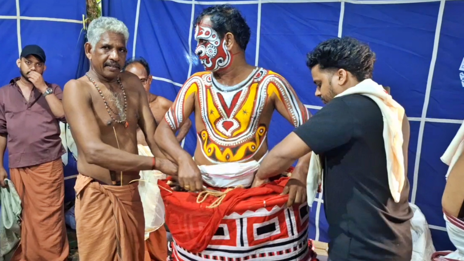 KUNNAMANGALAM GOVERNMENT COLLEGE  LECTURER RAGHUDAS THIRA  THIRAYATTAM