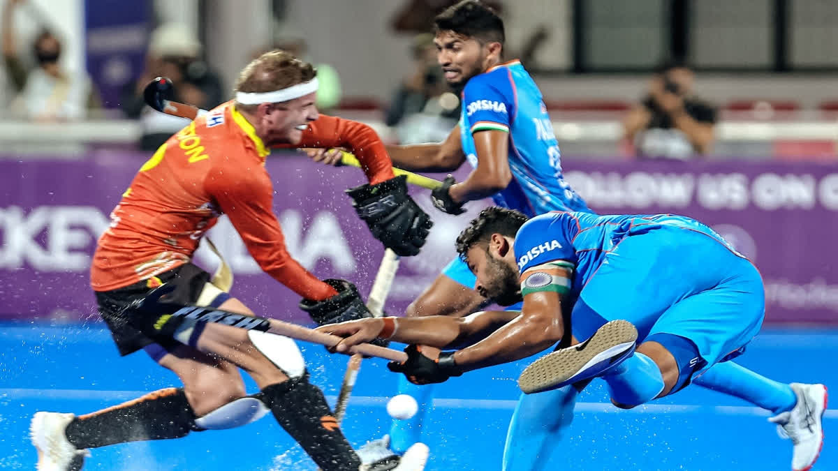 Australia defeated India by 4-6 as Harmanpreet Singh's brace went in vain after conceding three goals in the final quarter of the FIH Pro League match in Bhubneswar on Thursday.