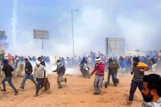 The Delhi Police has ordered over 30,000 tear gas shells to prevent Punjab farmers from entering the capital on their ongoing  'Dilli Chalo' protest. The police have already stocked up a large number of shells and ordered 30,000 more from the BSF's Tear Smoke Unit from Madhya Pradesh.