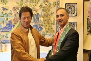 With his Pakistan Tehreek-e-Insaaf (PTI)-backed independents emerging as the largest entity after the national elections in Pakistan, jailed former Prime Minister Imran Khan has named Omar Ayub Khan, former Minister of Economic Affairs and grandson of former President Ayub Khan, as the candidate for the prime minister’s post.