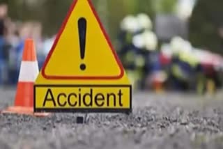 Road accident in Dumka Uncle and nephew died after hitting railing