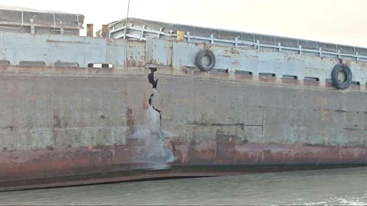 The drowning ship on Muriganga River.