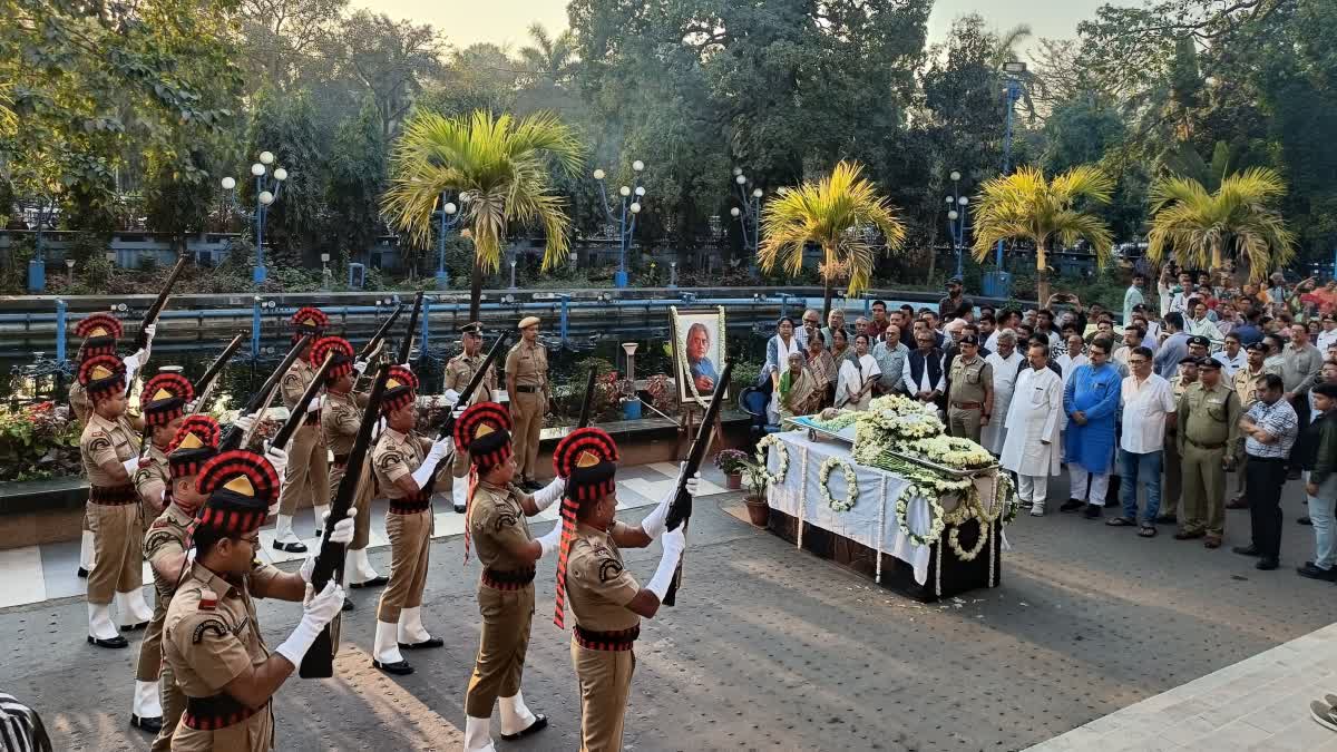 gun salute to Pratul Mukhopadhyay