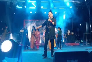 audience danced kailash kher songs