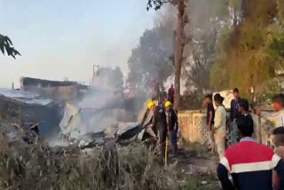 huts caught fire in Lalkuan