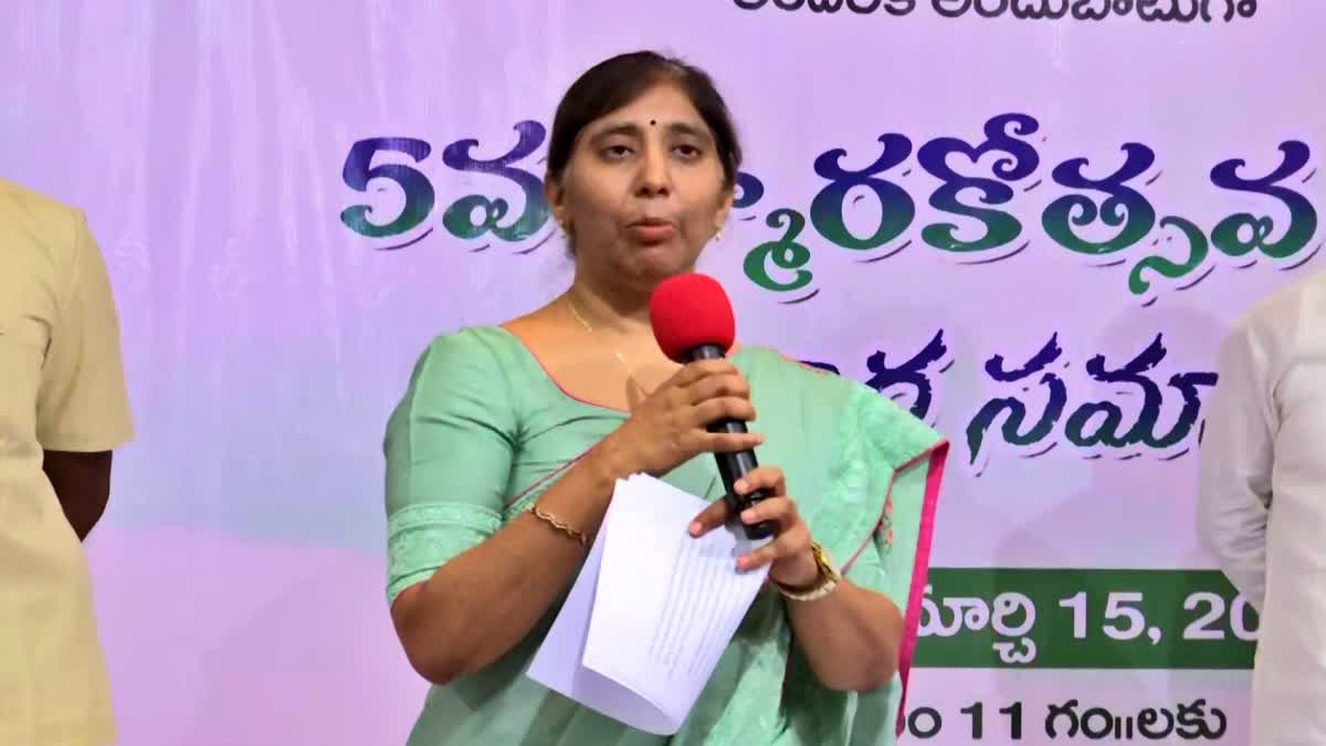 ys_sunitha_fire_on_ysrcp