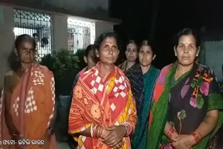 SHG Women allegedly attacked by liquor mafia