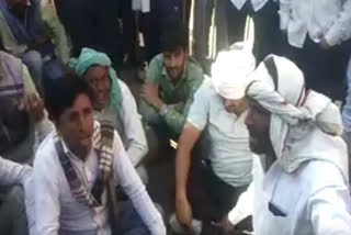 farmers protest in Alwar, Private firm did not pay for onion,