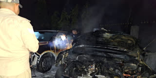 fire breaks out in Mahindra Show Room