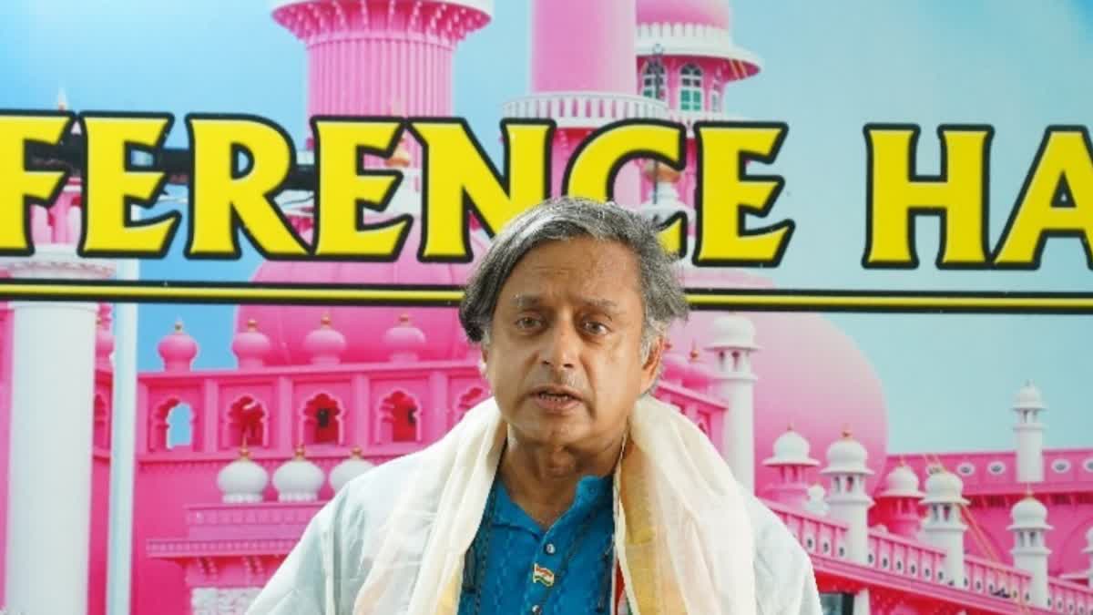 ശശി തരൂര്‍  രാജീവ് ചന്ദ്രശേഖര്‍  ELECTION COMMISSION WARNING  SHASHI THAROOR