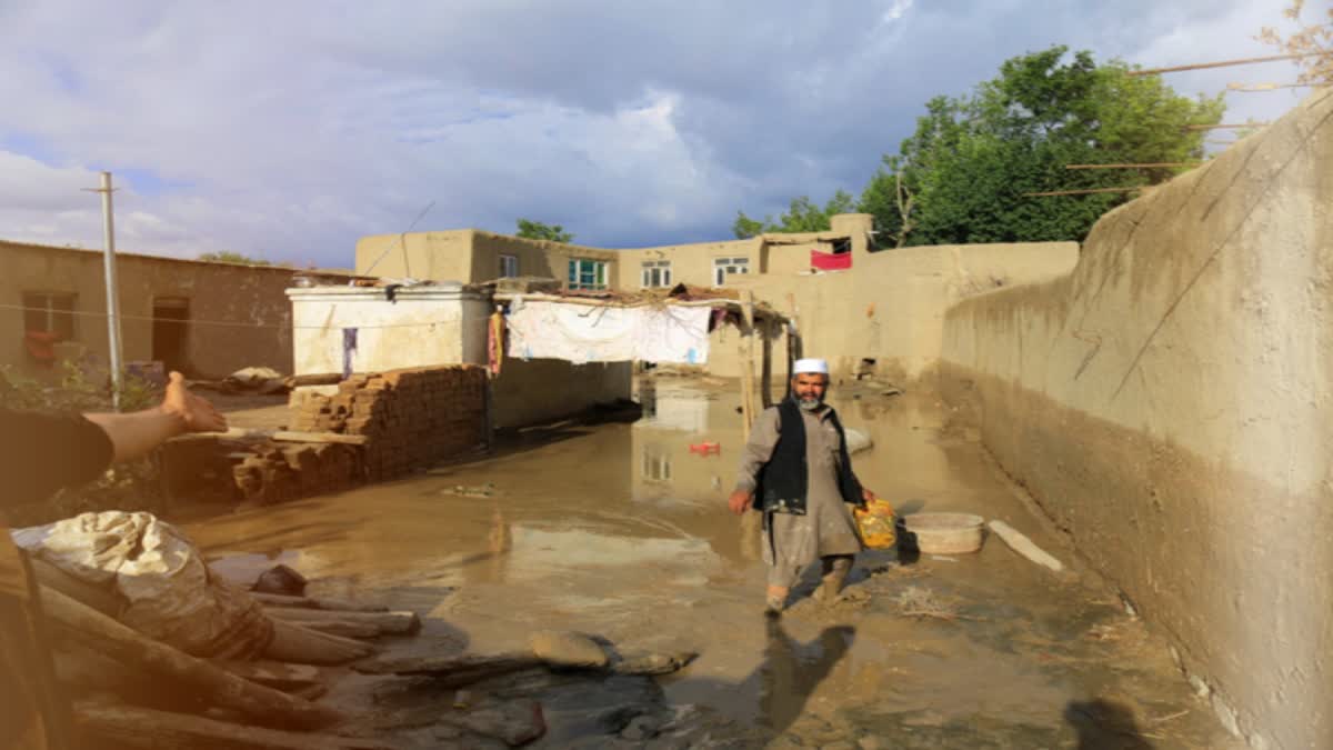 FLOODS IN AFGHANISTAN  DISASTERS  അഫ്‌ഗാനിസ്ഥാനിൽ വെള്ളപ്പൊക്കം  33 പേർ മരിച്ചു