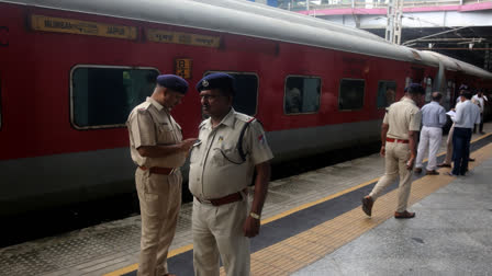 RPF Keeping Extra Vigil at Railway Stations in View of Lok Sabha Polls