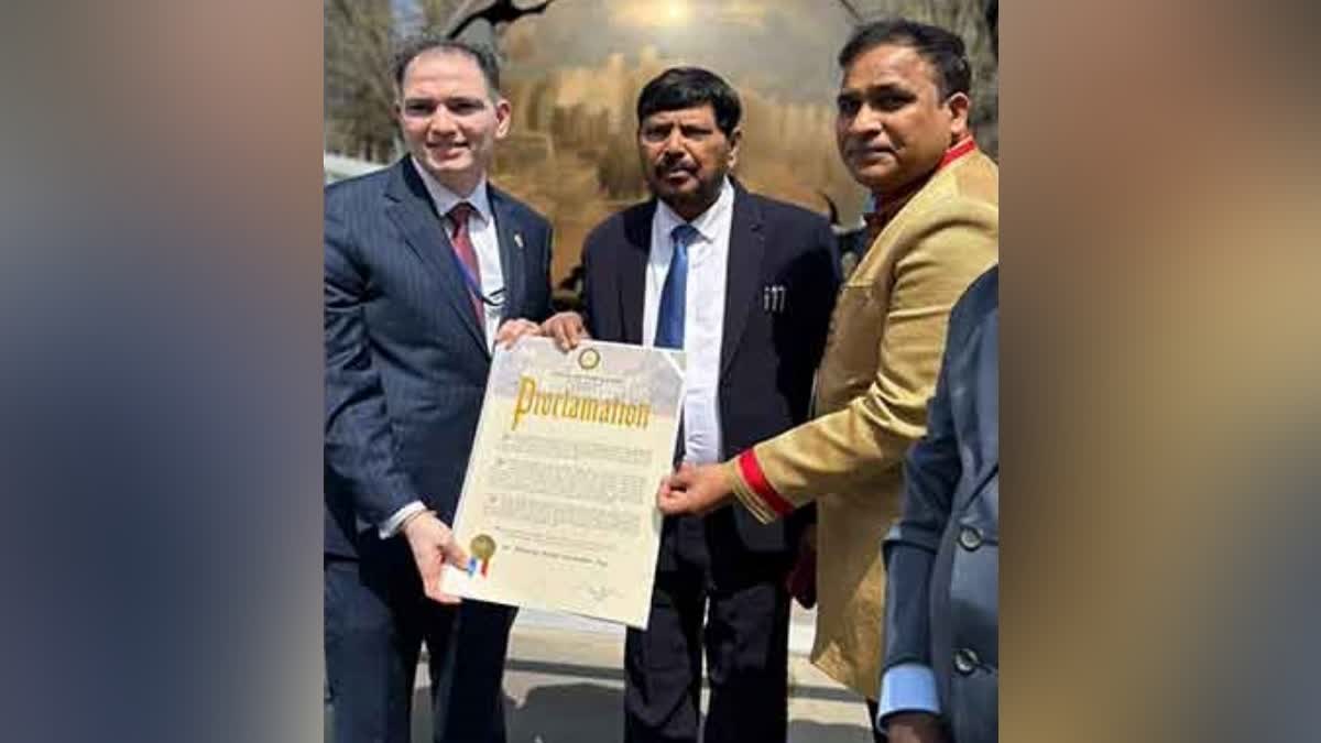 New York City honours "father of Indian democracy"