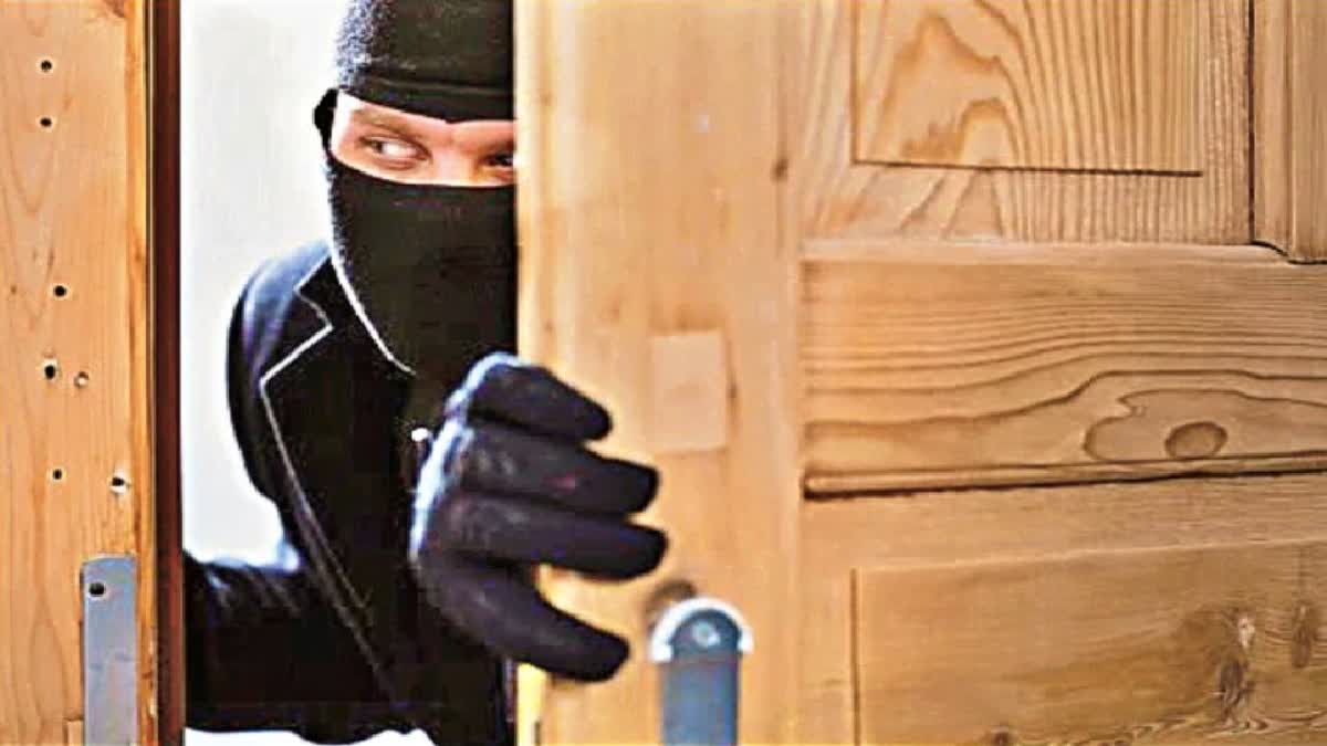 Precautions to be Taken to Prevent Thefts in Summer