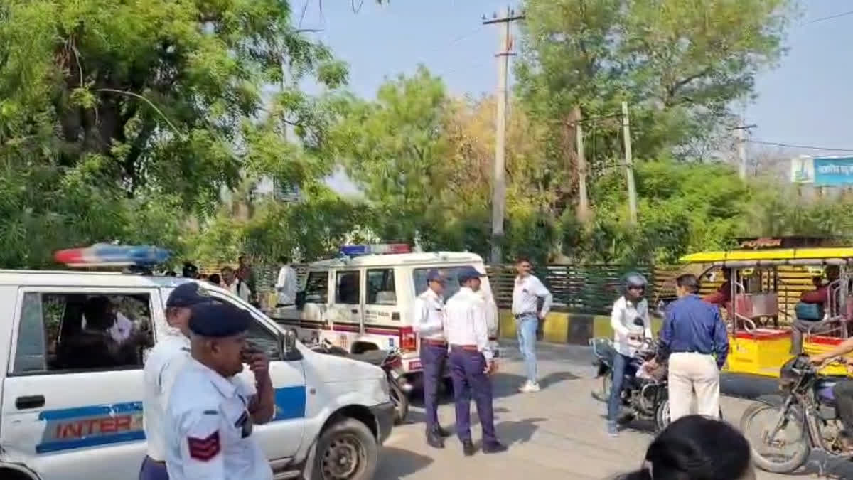 police deployed outside mini secretariat in Alwar