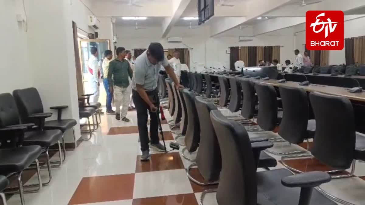 बम स्क्वॉड ने चलाया अभियान