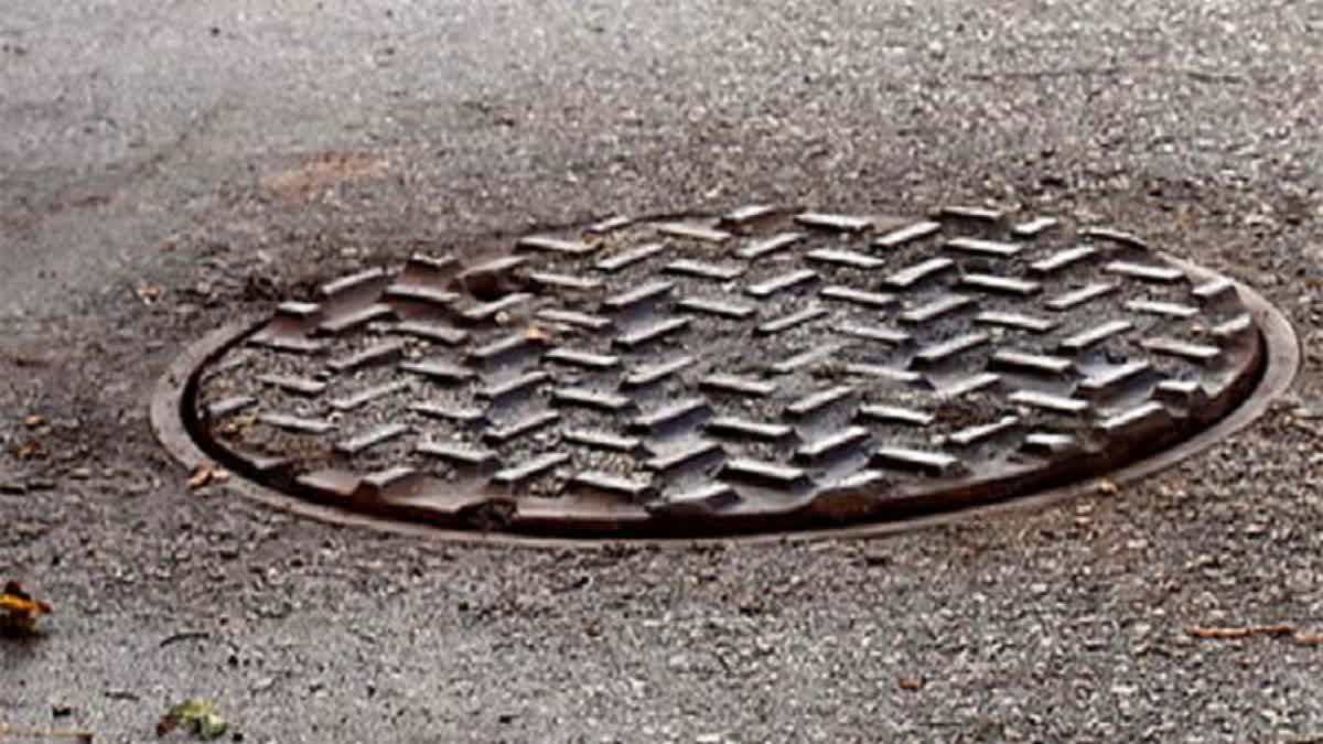 Manhole Cleaning Robots
