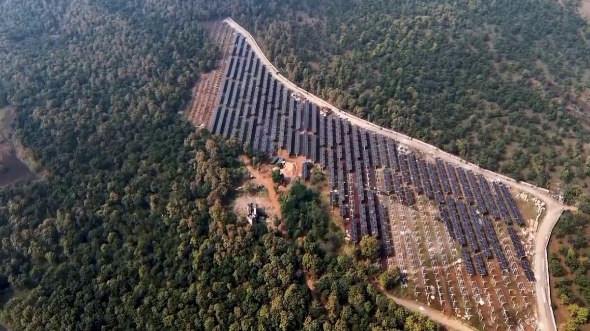 Solar plant in 16 acres