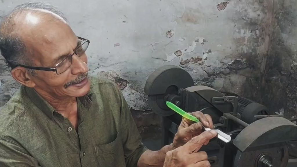 SHAVING RAZOR FROM KANNUR GLOBAL BRAND SHAVING RAZOR KANNUR RAZOR BY KANNUR NATIVE CHANDRAN ചന്ദ്രാ റേസർ കണ്ണൂർ