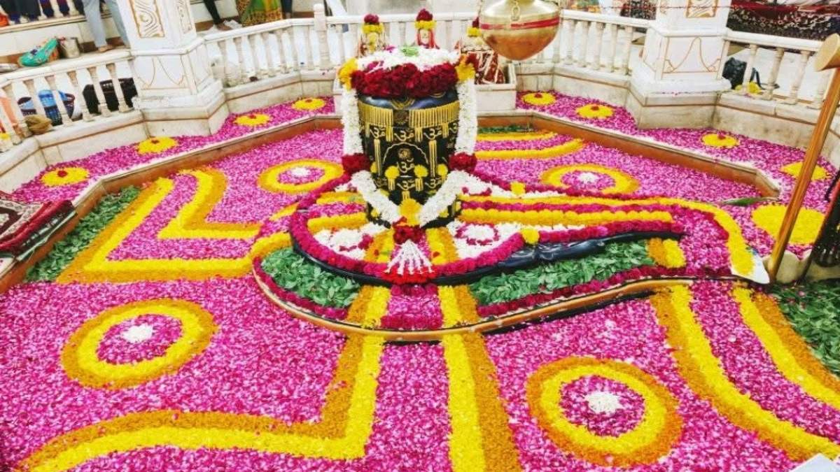 GOD APPEARED IN MAHANT DREAM
