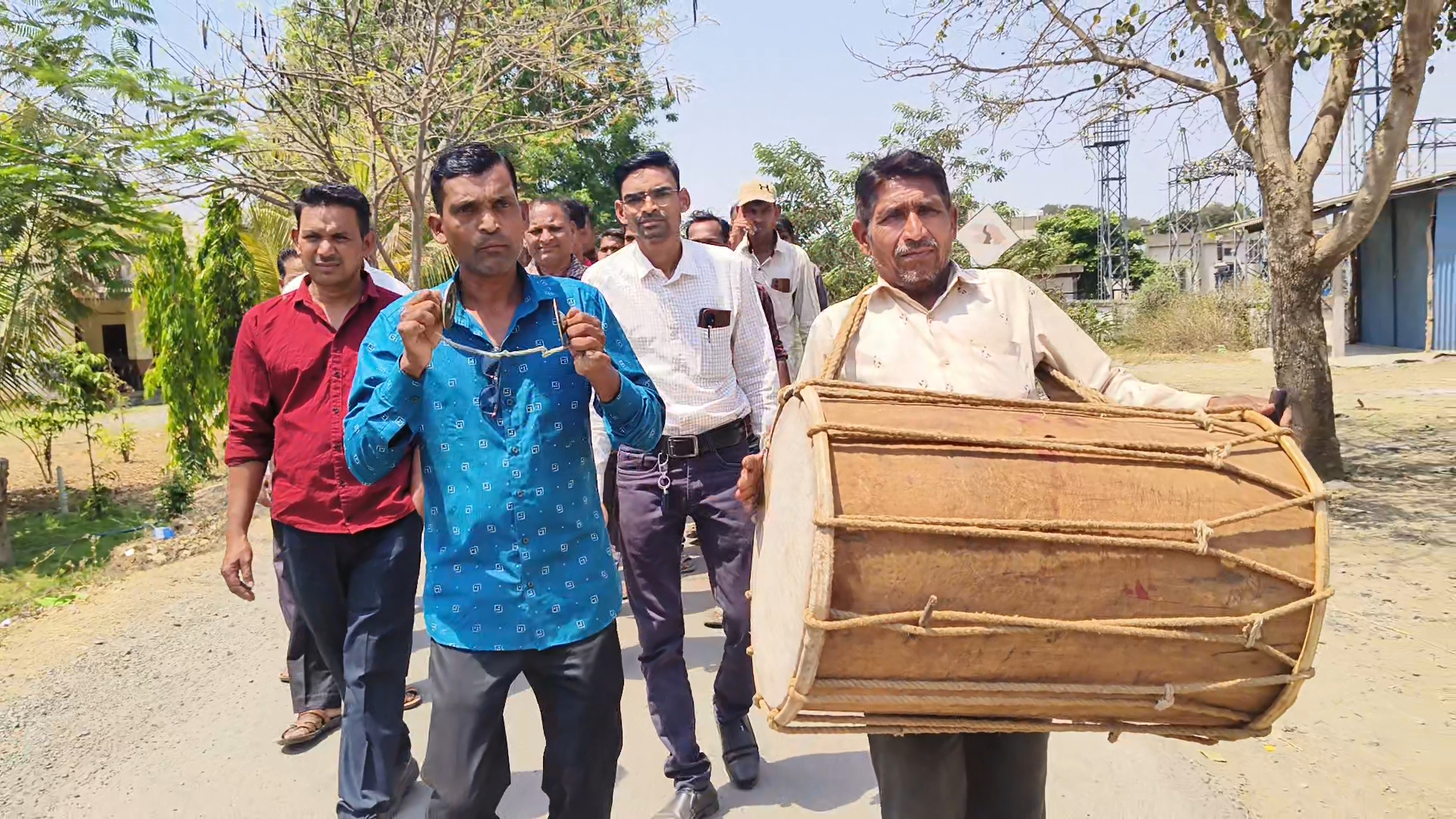 ગામમાં વર્ષો બાદ પાણી આવતા પાણીના વધામણા