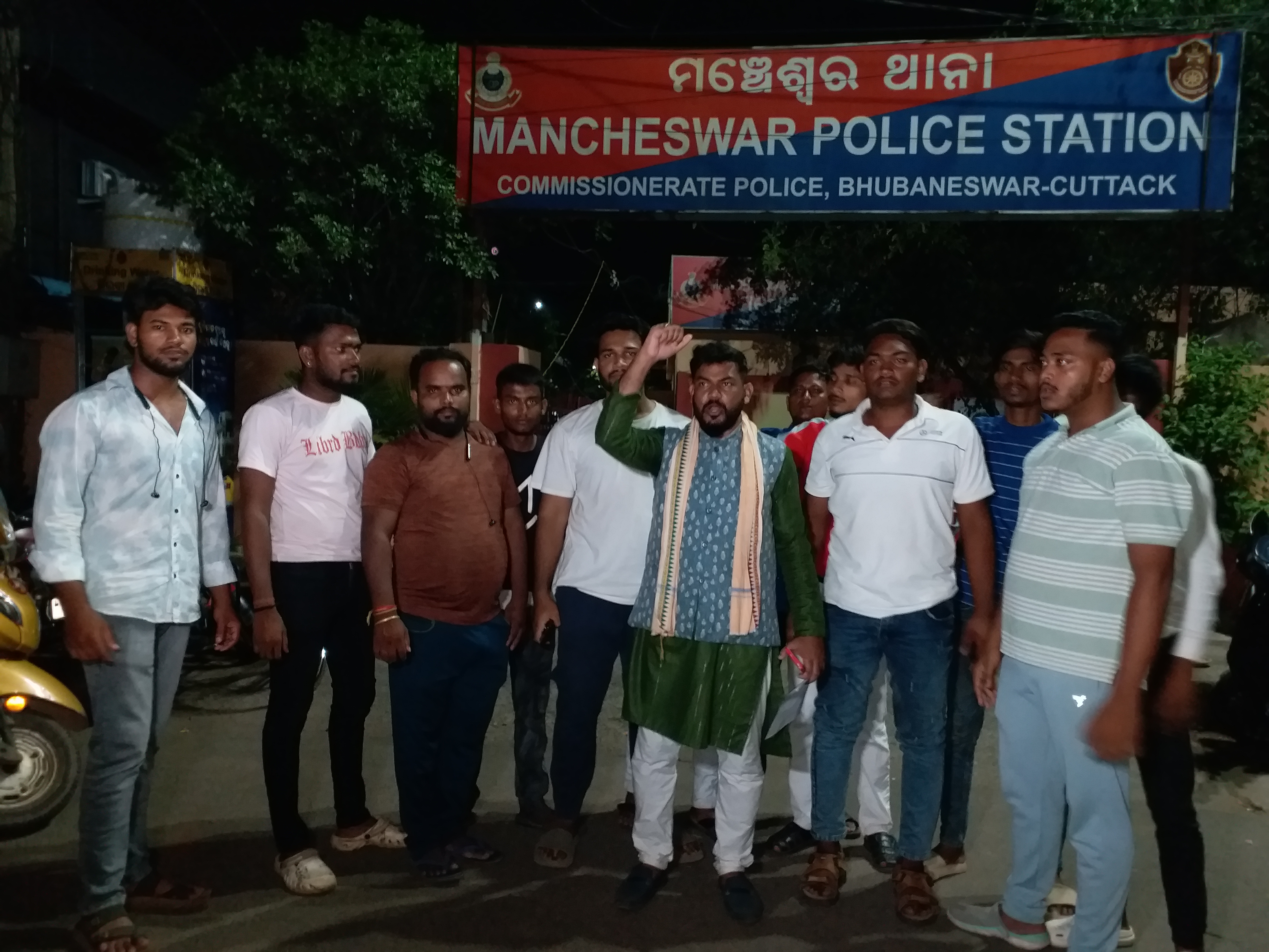 Youth Alleged Attacked by Traffic Police In Bhubaneswar Pandra