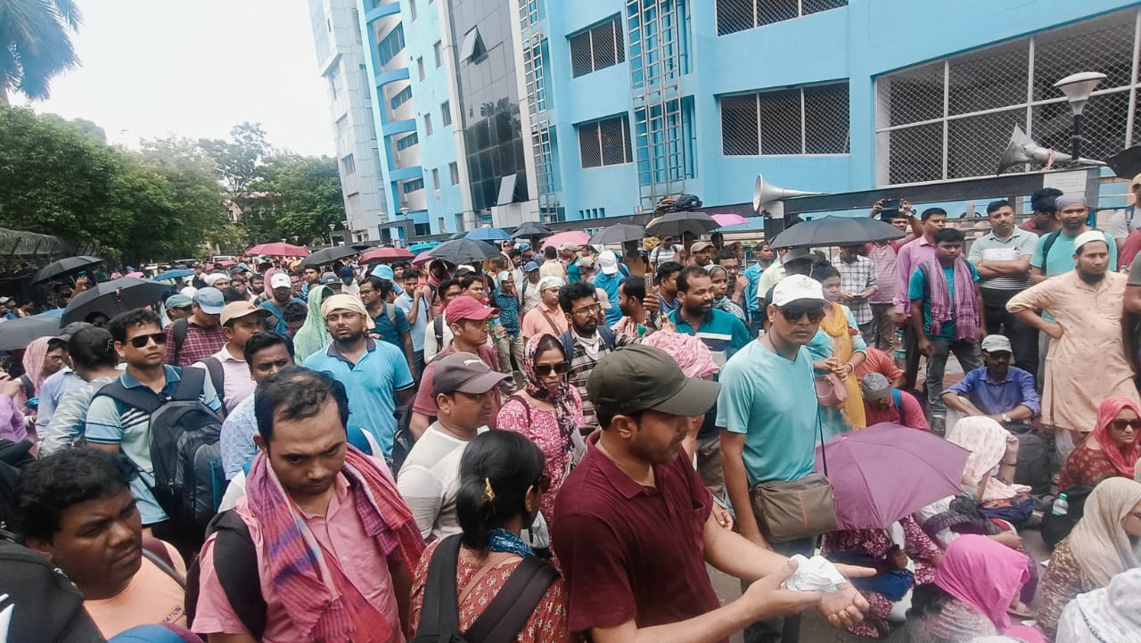 jobless teachers protest