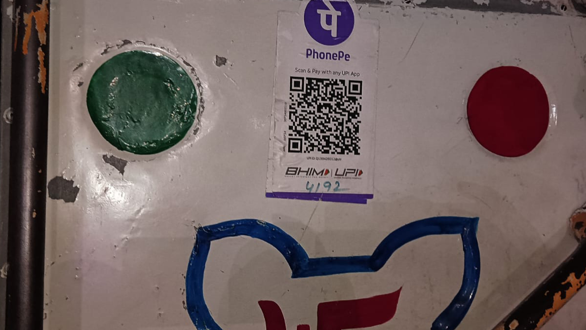 UPI PAYMENTS IN PRIVATE BUS