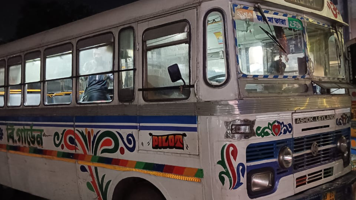 UPI PAYMENTS IN PRIVATE BUS