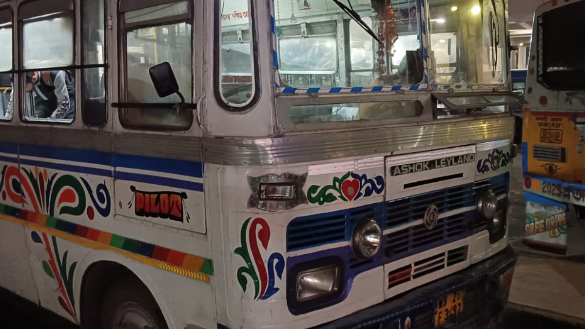 UPI PAYMENTS IN PRIVATE BUS