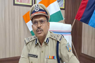 Action against Palamu police for not saving mobile number of senior officers