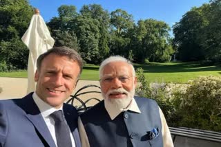 French India friendship: ફ્રેન્ચ રાષ્ટ્રપતિએ પીએમ મોદી સાથે સેલ્ફી પળો શેર કરી