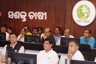 agriculture minister reviews kharif farming