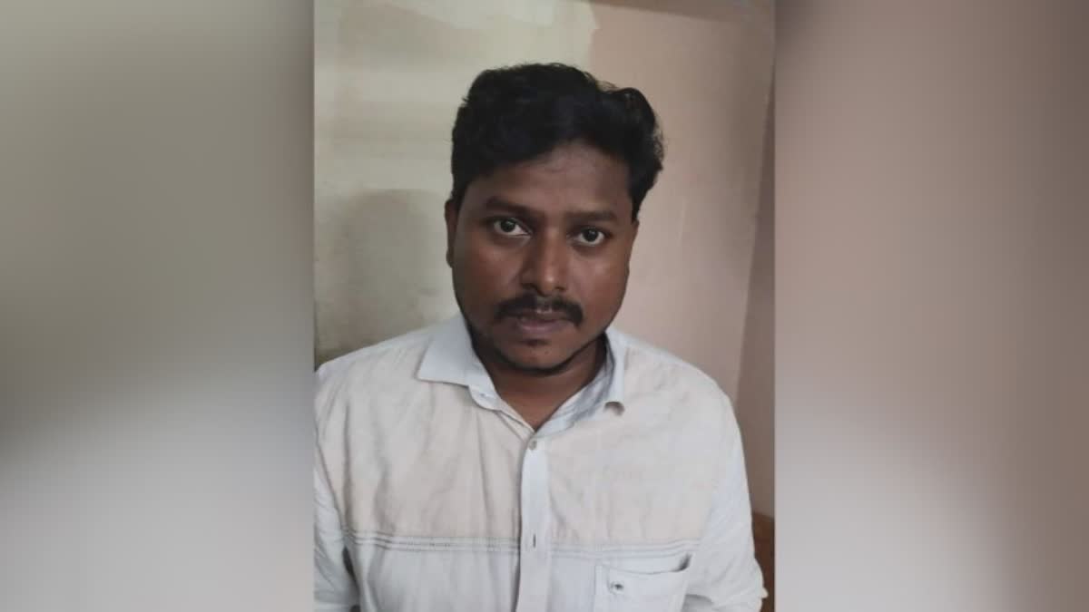 കെഎസ്ആർടിസി ബസിൽ ലൈംഗികാതിക്രമം  MAN ARRESTED FOR SEXUAL ASSAULT  GOV EMPLOYEE ARRESTED FOR ASSAULT  ബസിൽ ലൈംഗികാതിക്രമം