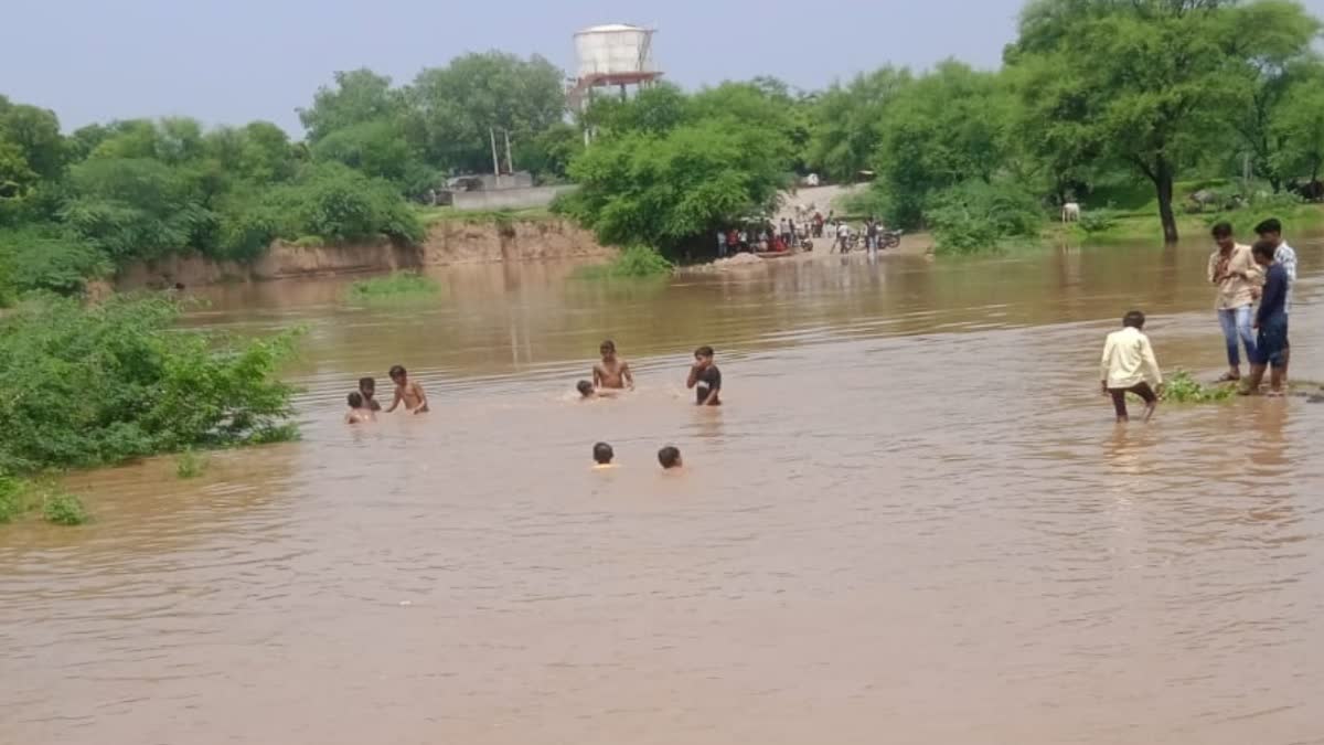 MORENA ROAD BLOCKED IN FLOOD