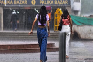 Health Tips Bathing In Rain