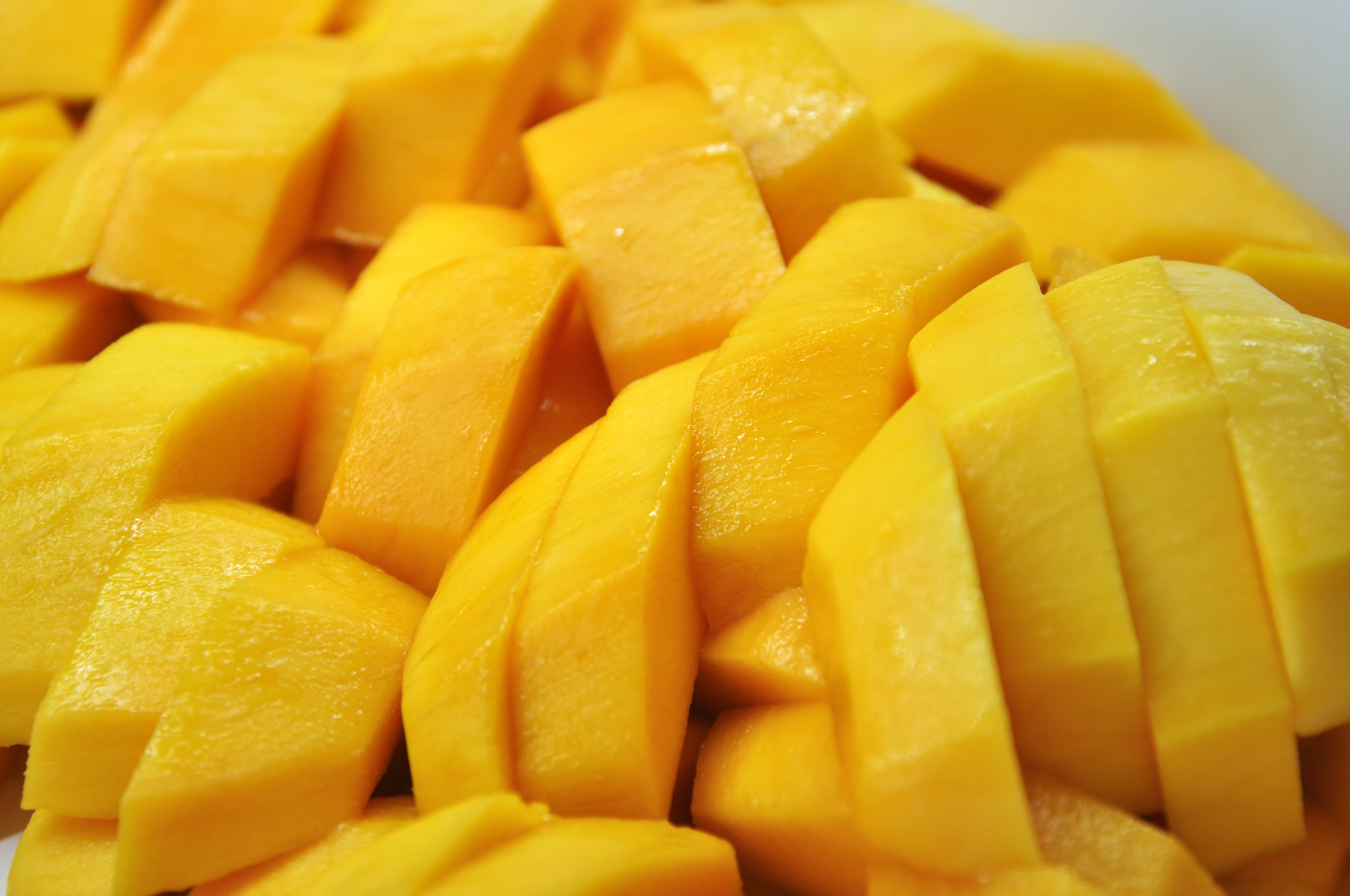Can diabetic patients eat mango? If yes, then when and how much quantity should be eaten so that the sugar level does not increase?