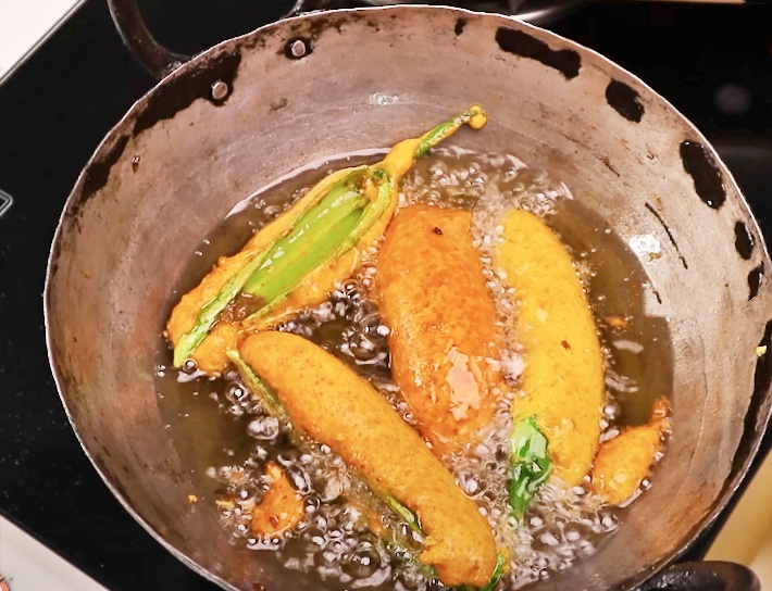 Hotel STYLE MIRCHI BAJJI EVENING SNACKS RECIPE PERFECT STREET STYLE MIRCHI BAJJI ಹೋಟೆಲ್ ಸ್ಟೈಲ್ ಮಿರ್ಚಿ ಬಜ್ಜಿ