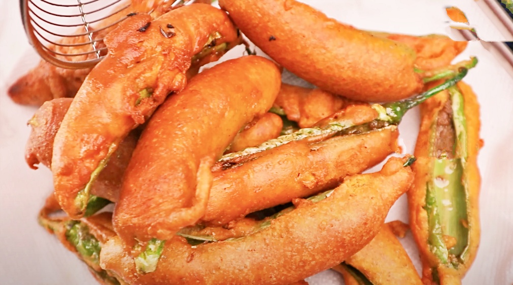 Hotel STYLE MIRCHI BAJJI EVENING SNACKS RECIPE PERFECT STREET STYLE MIRCHI BAJJI ಹೋಟೆಲ್ ಸ್ಟೈಲ್ ಮಿರ್ಚಿ ಬಜ್ಜಿ