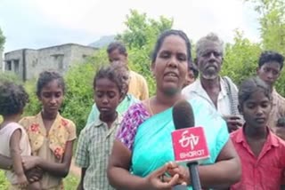 கல்லாங்குத்து பாறை கிராமத்தினர்