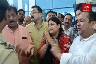 परिजनों ने अस्पताल में किया हंगामा.