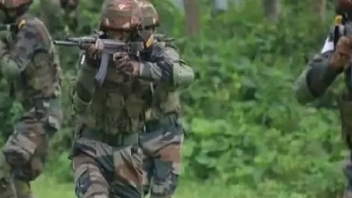 two jawans of the Jharkhand Jaguar forces were martyred in a late-night encounter between the police and Naxalites in Chaibasa district of Jharkhand on Monday